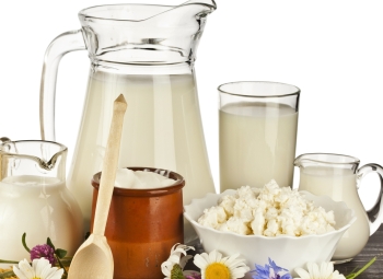 В диету при подагре полезно включать нежирные молочные продукты